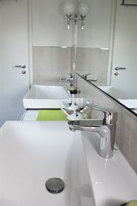 Fliesendesign Badezimmer - Doppelwaschbecken